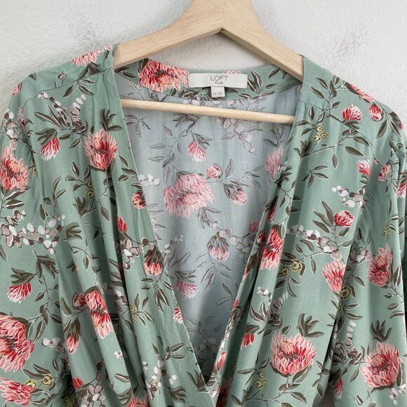 Loft Womens Plus 24 Floral Wrap Top Green Pink Short Sleeve Blouse Shirt - Picture 4 of 10